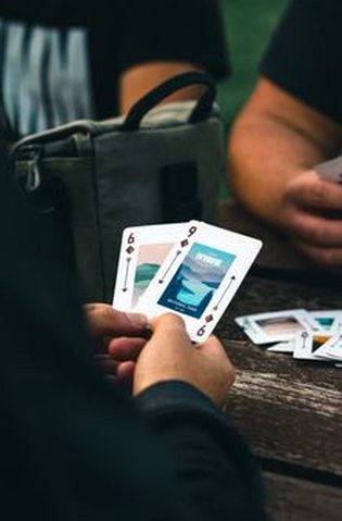 game gian lận Debet